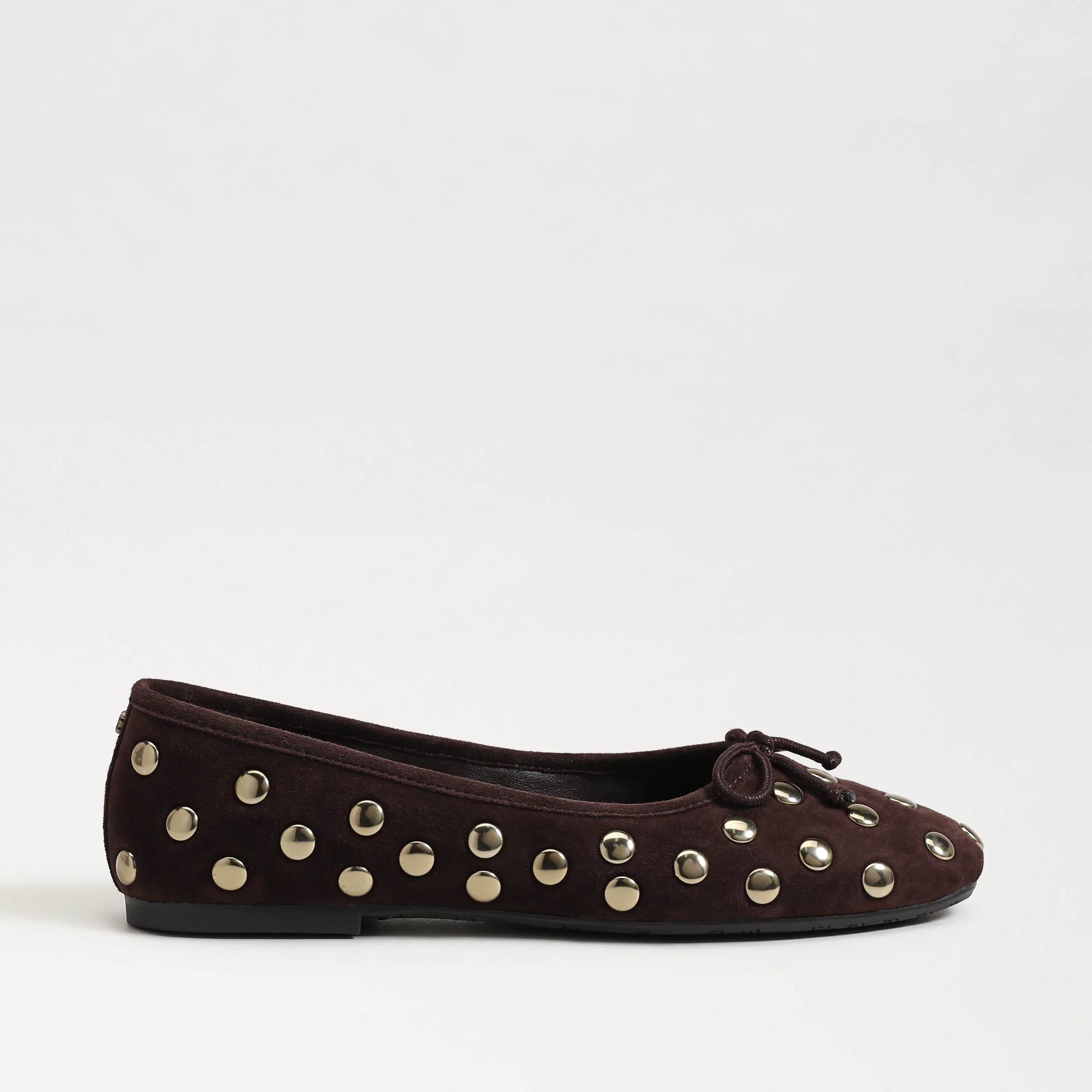 flats featuring the alie stud in cafe noir